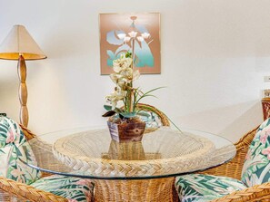 Dining - Lush Palm View in Casual Maui Condo w/Full Kitchen, AC, WiFi–Kamaole Sands 8210 (KIHEI)