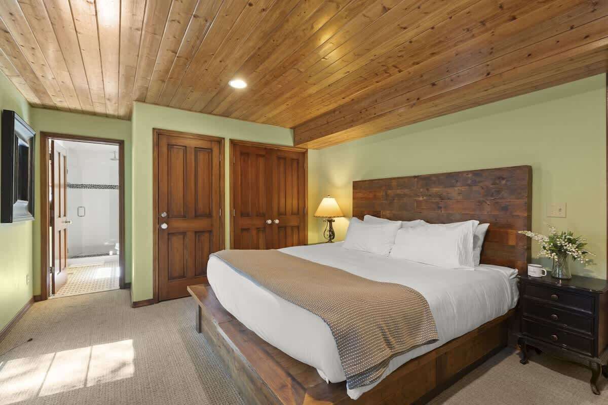 6 habitaciones, tabla de planchar con plancha, wifi y ropa de cama 