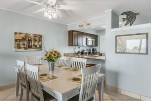 Dining - The Islander 308 - Complimentary Beach Service - Heated Pool! Washer & Dryer! (Destin)