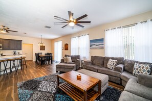 TV, stereo, printers - Large 2 Story Pool Home w/ Games Room nearby to Disney (Davenport)