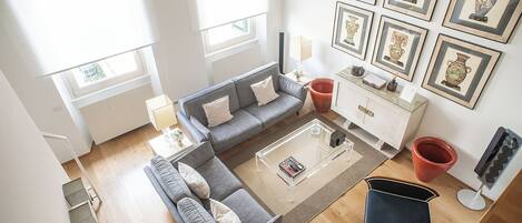 Taulutelevisio, DVD-soitin, stereot