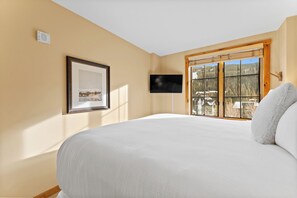 2 bedrooms, iron/ironing board, internet, bed sheets