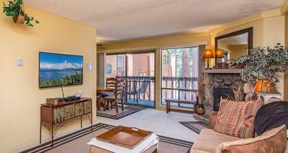 2BR+Loft, 1.5BA Condo Close to Ski -Spa, Pool