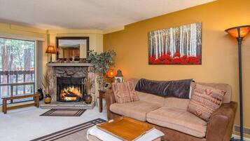 TV, fireplace