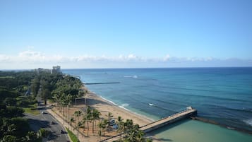 Una playa cerca
