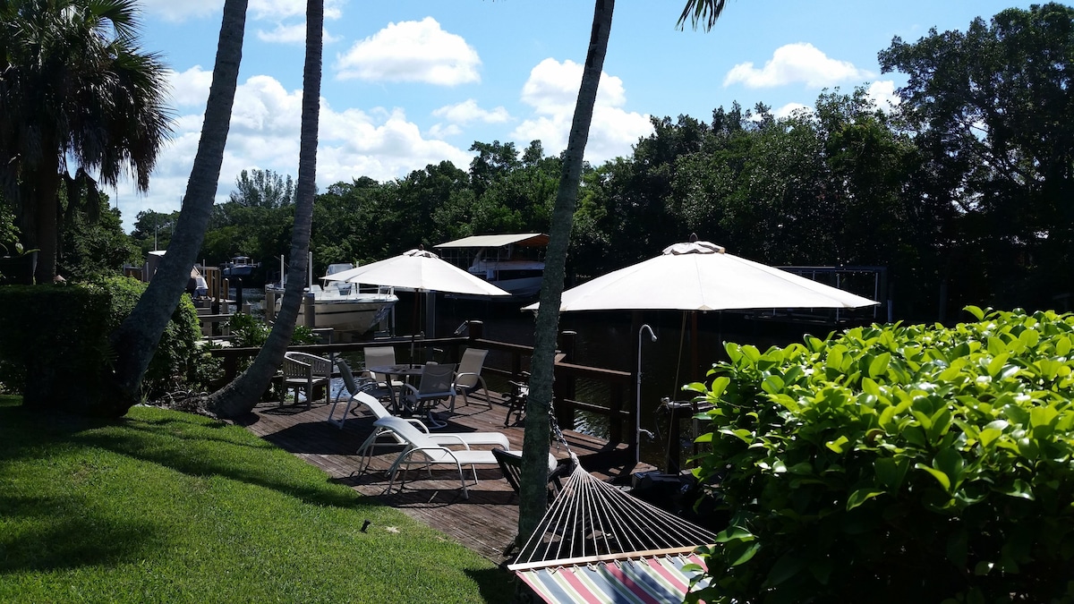Photo 10 of Boaters Paradise : 3 bedroom waterfront home close to downtown Naples Fl.