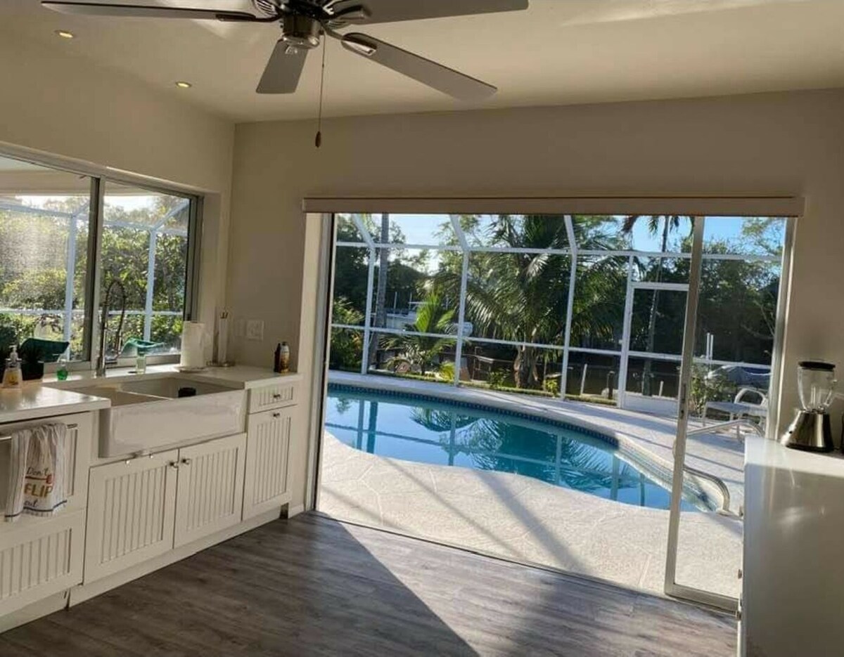 Photo 35 of Boaters Paradise : 3 bedroom waterfront home close to downtown Naples Fl.