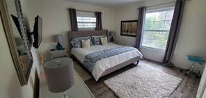 3 quartos, ferros/tábuas de passar roupa, Wi-Fi, roupa de cama