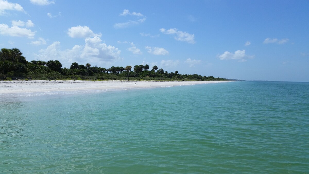 Photo 29 of Boaters Paradise : 3 bedroom waterfront home close to downtown Naples Fl.