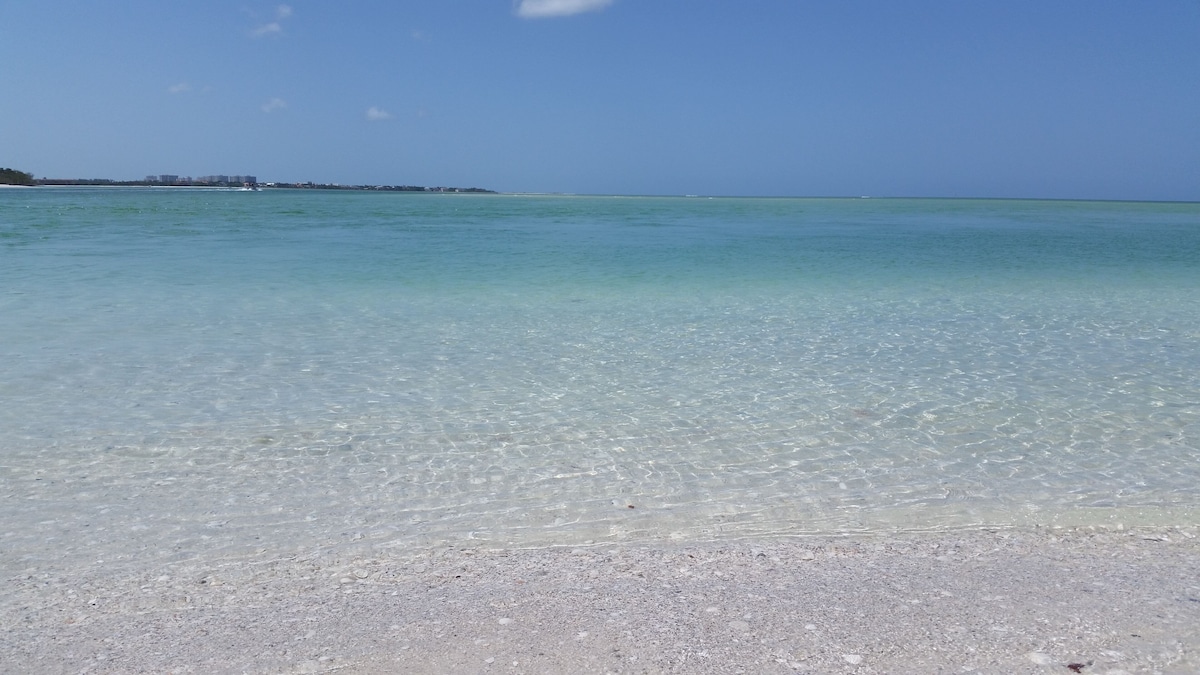 Photo 31 of Boaters Paradise : 3 bedroom waterfront home close to downtown Naples Fl.