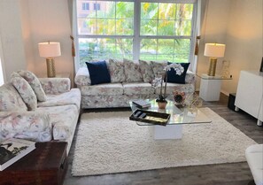 Smart TV, DVD player, aparelho de som