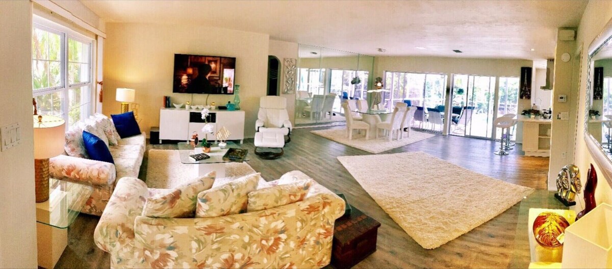 Photo 6 of Boaters Paradise : 3 bedroom waterfront home close to downtown Naples Fl.