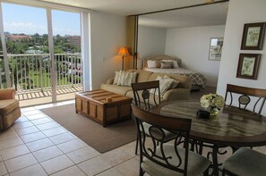 TV - Estero Beach & Tennis Club Beachfront Condo!  Island Fun At A Bargain Price!!!! (Fort Myers Beach)