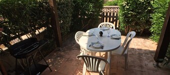 Charming Villa with Mezzanine, Pool Access, 6 Guests - Le Barcarès