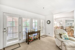 Interior - Recently Remodeled Deauville Condo + Next to Casino + Walk Everywhere in Downtow (Palm Springs)