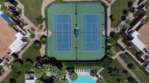 Sports court - Recently Remodeled Deauville Condo + Next to Casino + Walk Everywhere in Downtow (Palm Springs)
