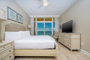 4 slaapkamers, een strijkplank/strijkijzer, gratis wifi, beddengoed