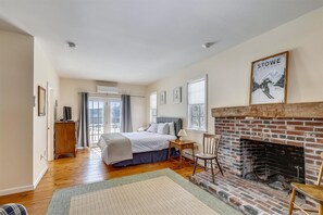 5 habitaciones, tabla de planchar con plancha y wifi gratis 