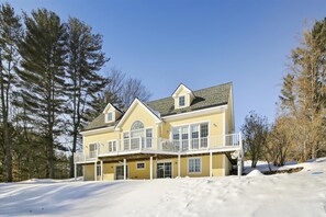 Exterior - Weeks Hill: 5 br, fireplace, a/c, deck, views! (Stowe)