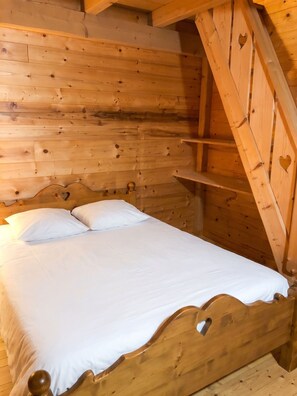 2 chambres, fer et planche à repasser, lit parapluie, Wi-Fi gratuit