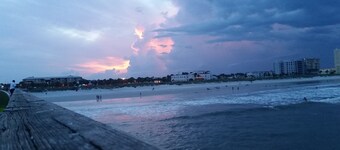 Private Beachy Guest Cottage!!