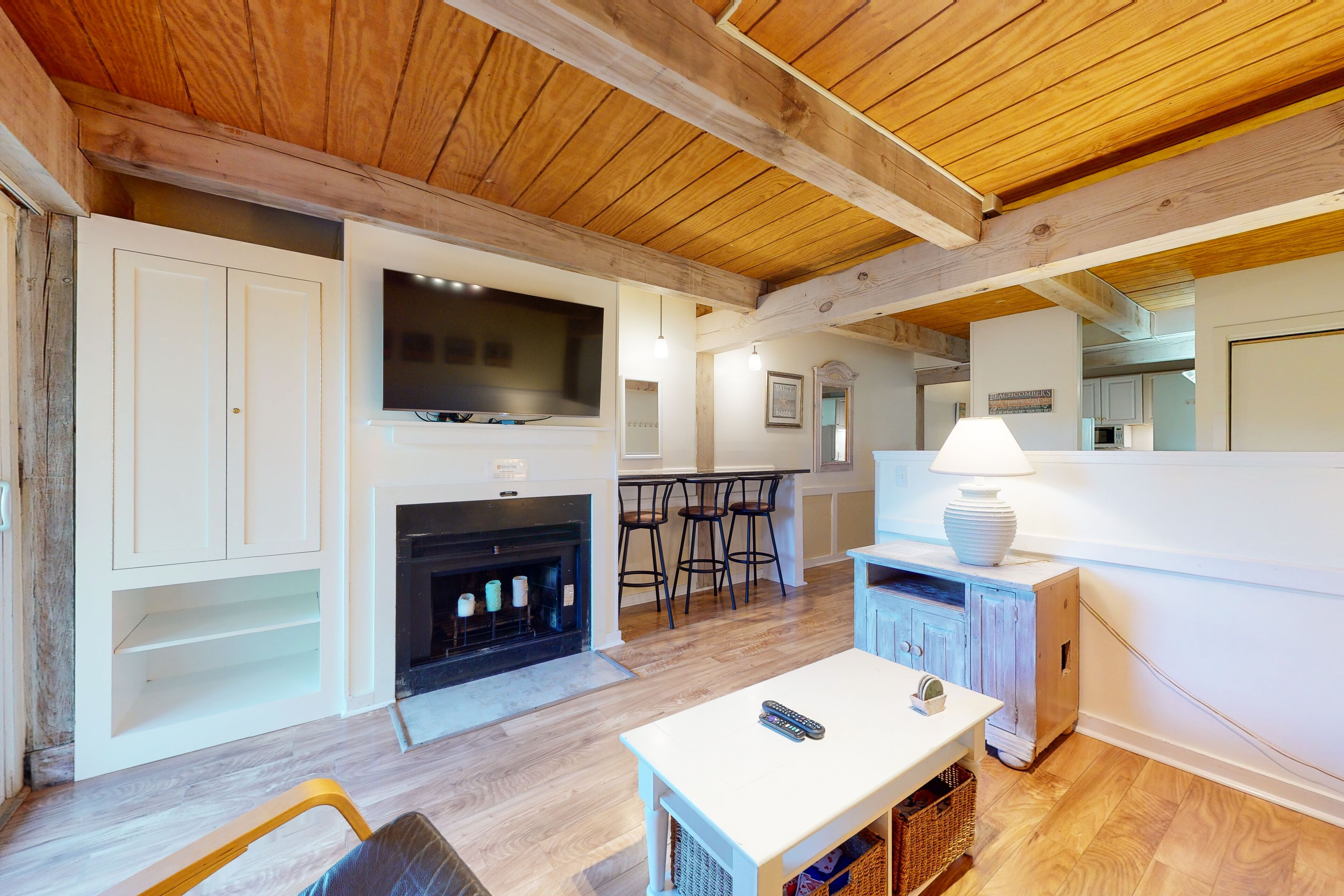 Coastal getaway 1/2 mile from beach with pool & tennis courts - dog-friendly