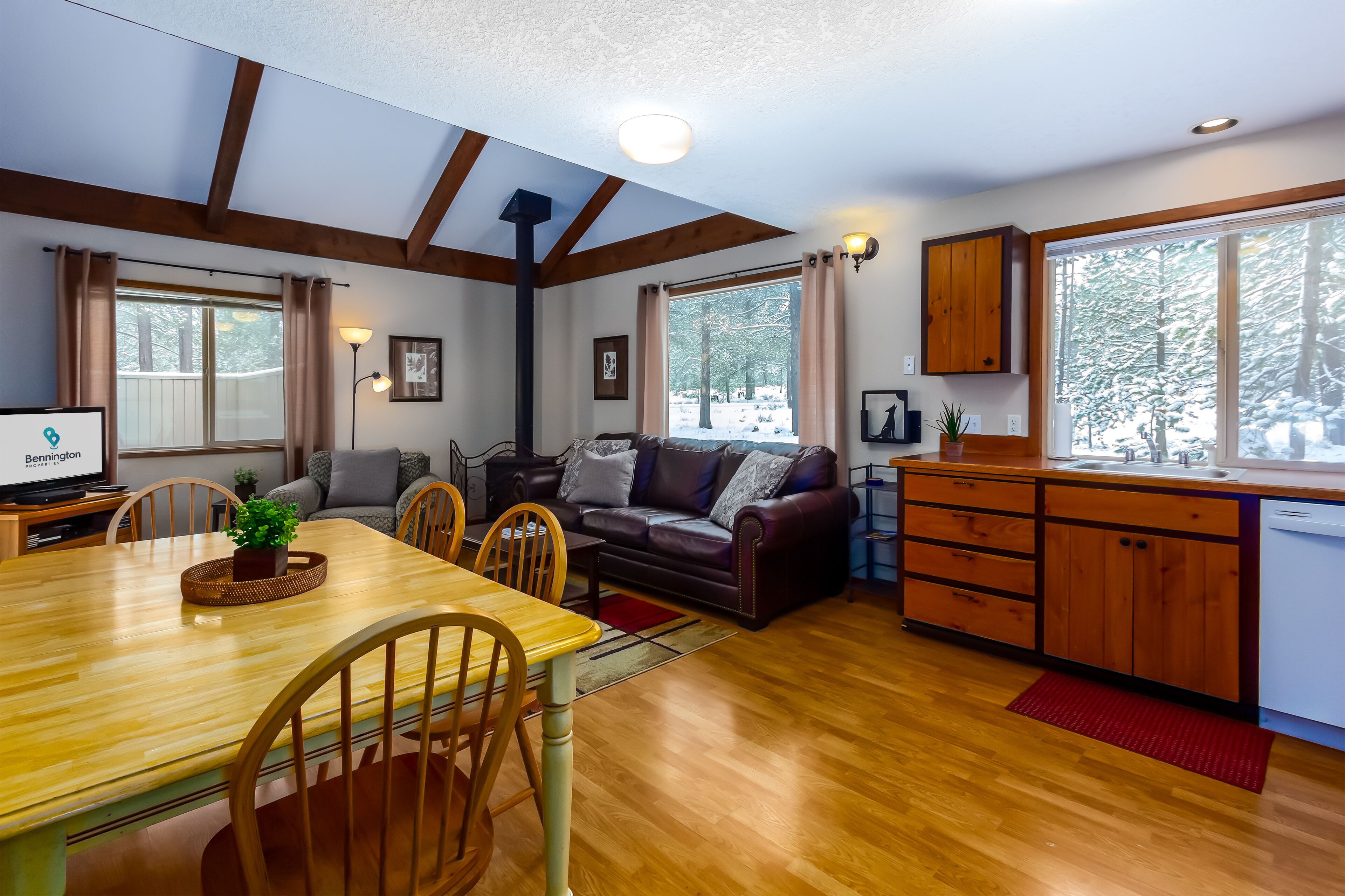 Charming home in the heart of Sunriver, Hot Tub - INDI02