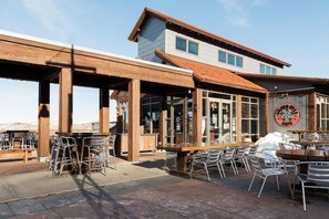 Outdoor dining - Last-Minute Savings! Luxury Penthouse with Private Hot Tub and Grill! (Park City)