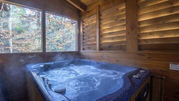 Indoor spa tub