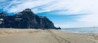 Anniversary Spl: Renovierte Eigentumswohnung mit herrlichem Blick auf Pedregal, Meer, Stadt und Mtn