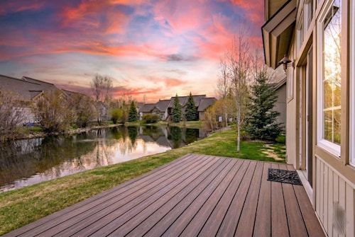 Scenic Townhouse - Near Yellowstone & Tetons