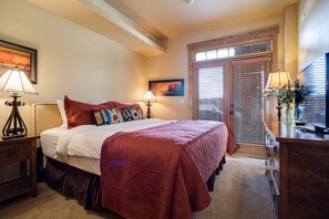1 bedroom, iron/ironing board, WiFi, bed sheets - EL5114 | Close to Mtn Activities | Private Hot Tub | Air Chilling | 4 Pools (Steamboat Springs)