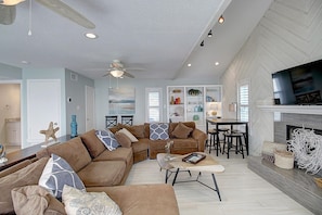 TV - Beachfront Home w/ Gulf Views, Boardwalk Access, Pool, and Pet Friendly (Port Aransas)