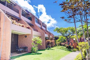 Exterior - Ocean View KUL501 - West Maui Ground Floor Condo - Quiet Ocean Front Property (Lahaina)