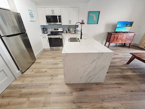 Fridge, microwave, oven, stovetop - Ariel Dunes 2005 | Gulf Views from 20th Floor | Fully Renovated | Zero-Entry Pool (Miramar Beach)