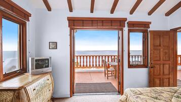 2 bedrooms, iron/ironing board, travel crib, WiFi