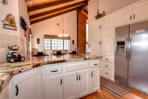 Interior - Sublime For-Rest by Destination Big Bear : High End Neighborhood! Hot Tub! Gourmet Kitchen! Master Suite! Pool Table! (Big Bear Lake)