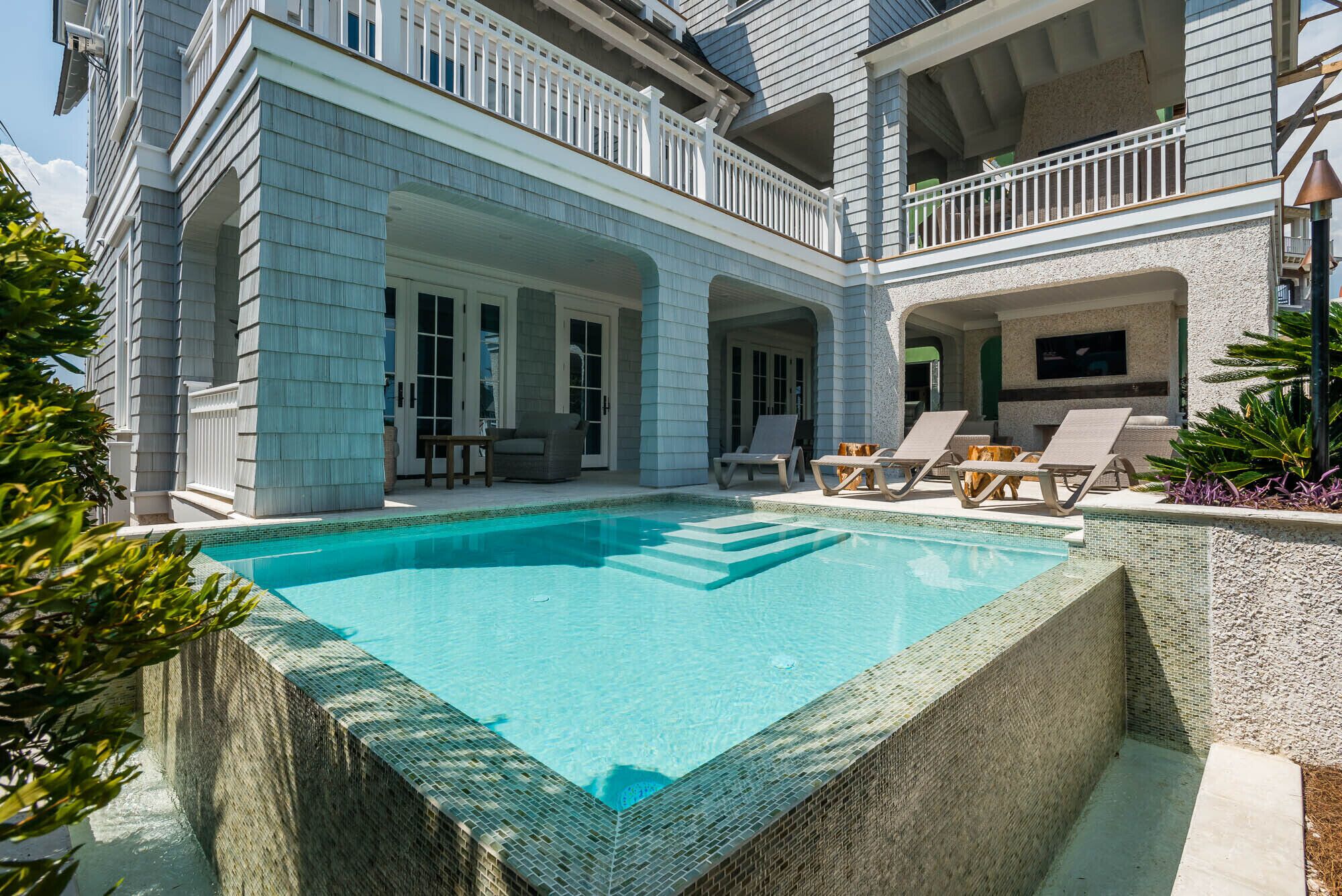 Book for Fall Getaways! Executive Access Home! Gulf Views & Private Pool!