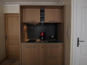 Fridge, microwave, oven