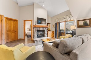 Flat-screen TV, fireplace, DVD player