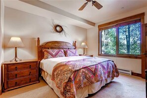 Condo, 1 King Bed with Sofa bed (2212 Timberline Lodge, Trappeur's Cro) | 1 bedroom, iron/ironing board, free WiFi, bed sheets