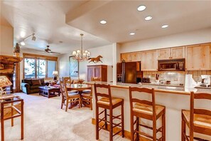 Condo, 1 King Bed with Sofa bed (2212 Timberline Lodge, Trappeur's Cro) | Private kitchen | Fridge, microwave, oven, stovetop