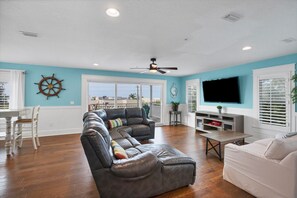 TV connectée, jeux vidéo, table de tennis de table