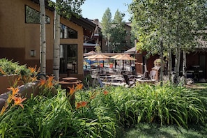 Terrace/patio - TL2103 | Easy Access to Slopes | Beautiful Décor | Winter Shuttle | Hot Tubs (Steamboat Springs)