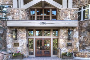 Exterior detail - Ski-in/Ski-out Condo w/ Private Balcony for Scenic Views & Close to Shops! (Keystone)