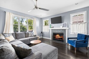 智能电视、壁炉