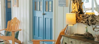 Moon Baby 2 bed 2 bath - Grayton, Red Bar