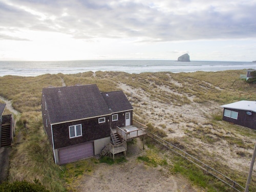 #118 The Sunset — Beachfront House