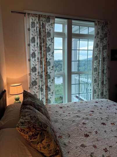 Walk to Potomac River and downtown Harpers Ferry