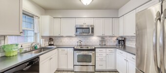 Clean & Bright Condo near Slopes & Lakes with Amazing Walkable Locale